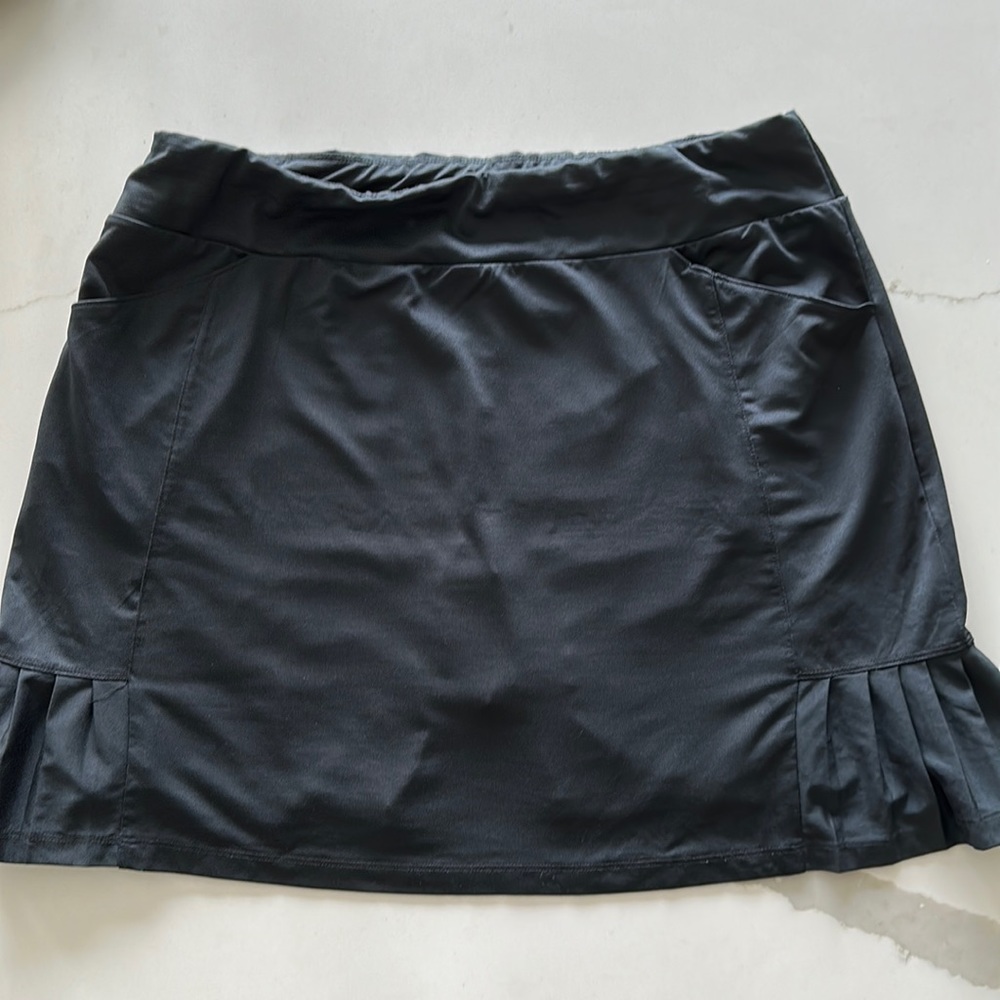 Black golf skort with pockets!